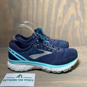 brooks wide width sneakers